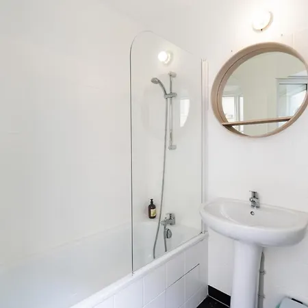 Appartement Superbe En Rdc Proche Marche Central Avec Parking La Rochelle (Charente-Maritime)