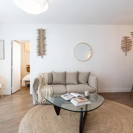 Superbe En Rdc Proche Marche Central Avec Parking Appartement