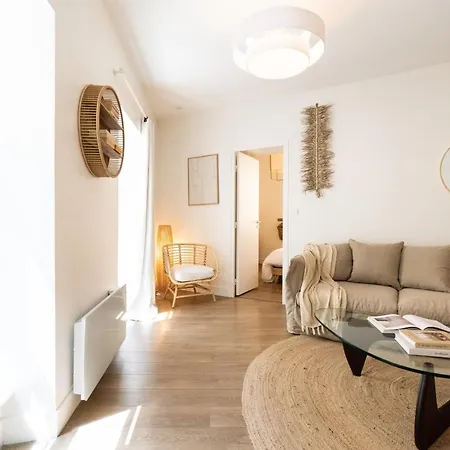 Superbe En Rdc Proche Marche Central Avec Parking Appartement *