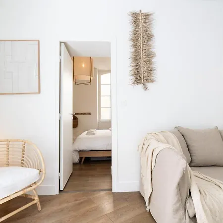 Appartement Superbe En Rdc Proche Marche Central Avec Parking *