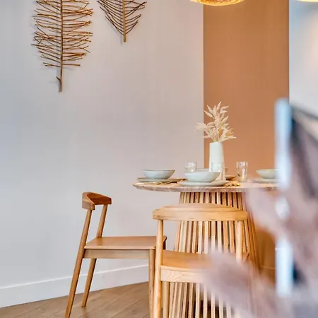 Appartement Superbe En Rdc Proche Marche Central Avec Parking *